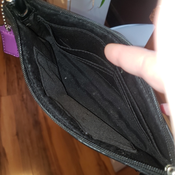 Coach wristlet - Picture 4 of 6